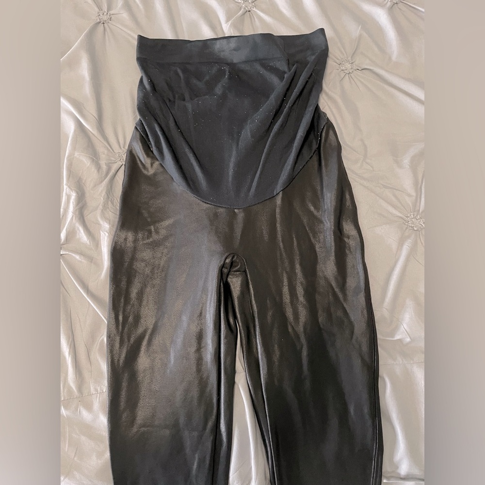 Spanx brand • Maternity •Faux leather leggings